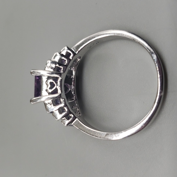 Light Amethyst Right - Picture 3 of 4